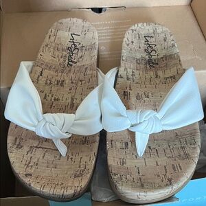 Life Stride Women's White Knotted Sandals